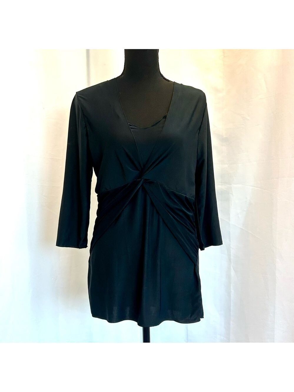BCBGMAXAZRIA black crisscross 3/4 sleeve top blouse stretchy Sz M - Picture 10 of 10